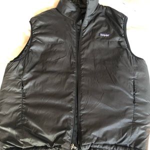 Men’s Patagonia black vest. Size LG
